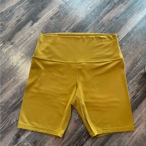 Lululemon Align Shorts 8” in Gold Spice - Size 10